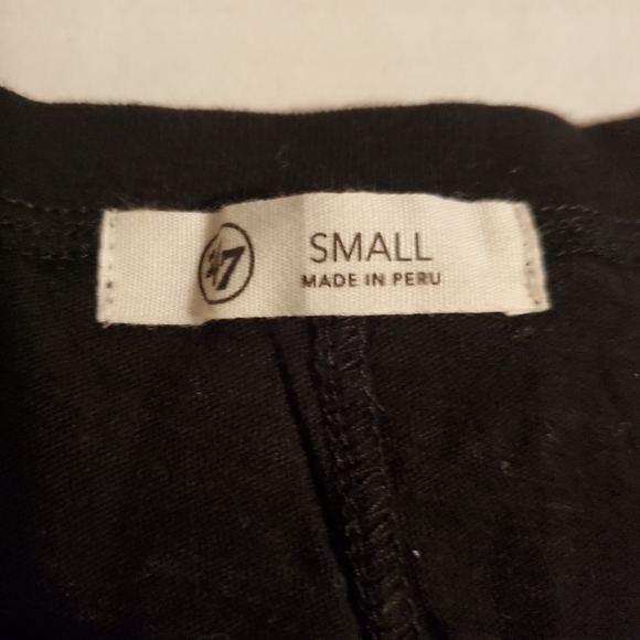 Cincinnati Reds '47 Brand Women’s Small Black Short Sleeve T-Shirt Logo MLB - Picture 7 of 9